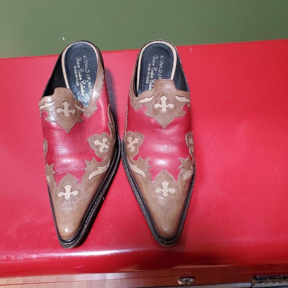 Donald J Pliner Mule